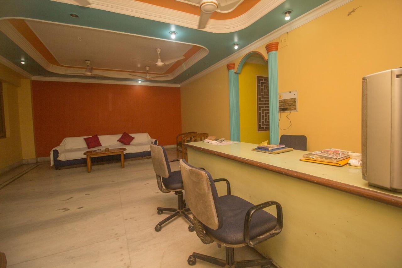 Oyo 48133 Hotel Payel Māldah Екстериор снимка