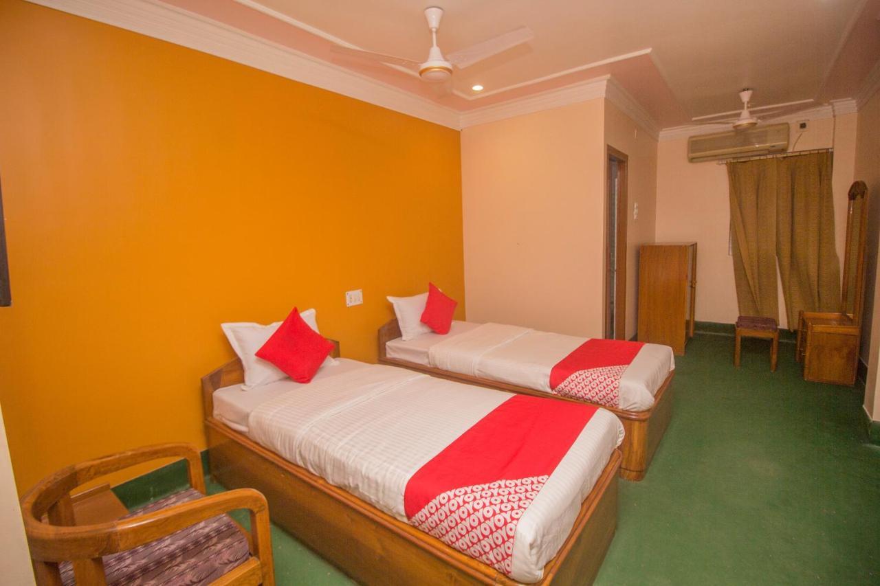 Oyo 48133 Hotel Payel Māldah Екстериор снимка